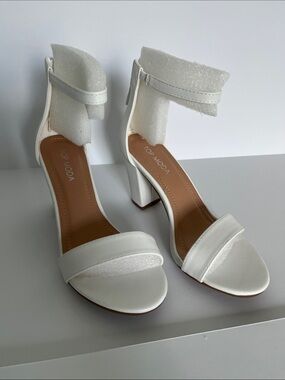 NEW TOP Moda White Ankle-Strap Block Heel Sandals